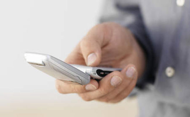 915 SMS malveillants envoys  son ex-femme